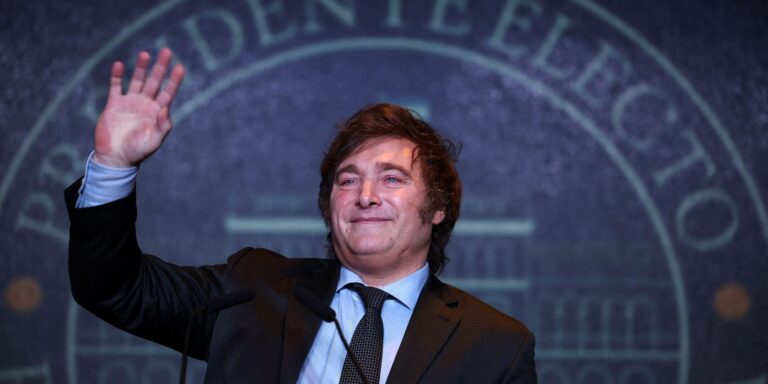 Ultradireitista Javier Milei vence as eleições argentinas