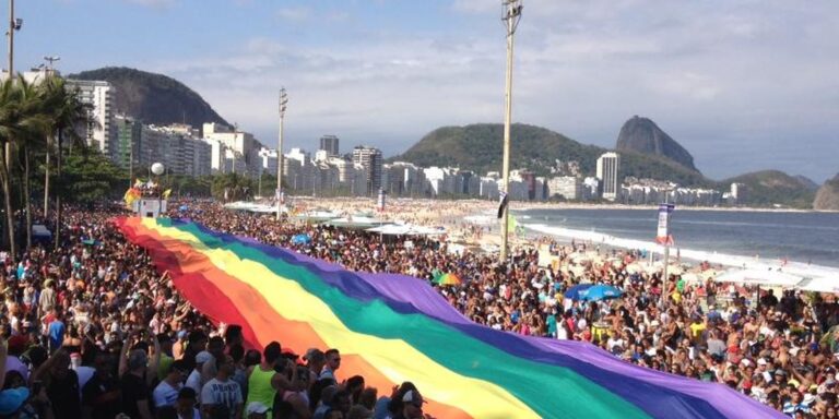 Valéria Barcellos será intérprete do Hino Nacional na Parada LGBTI+