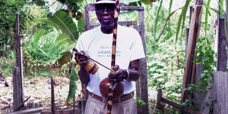 “Capoeira é meu remédio”, diz mestre de 96 anos