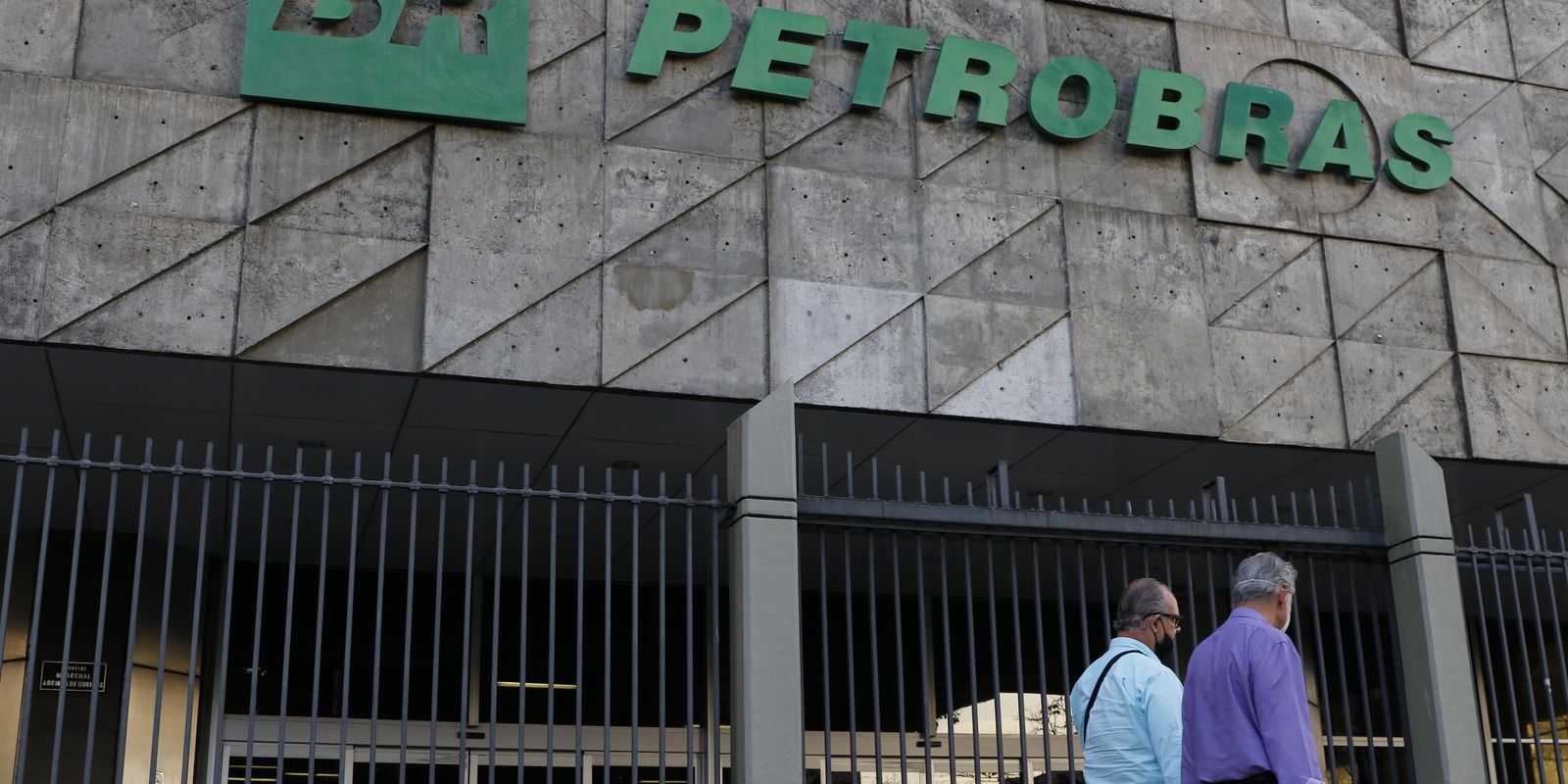 Estágio da Petrobras reserva vagas a negros e pessoas com deficiência